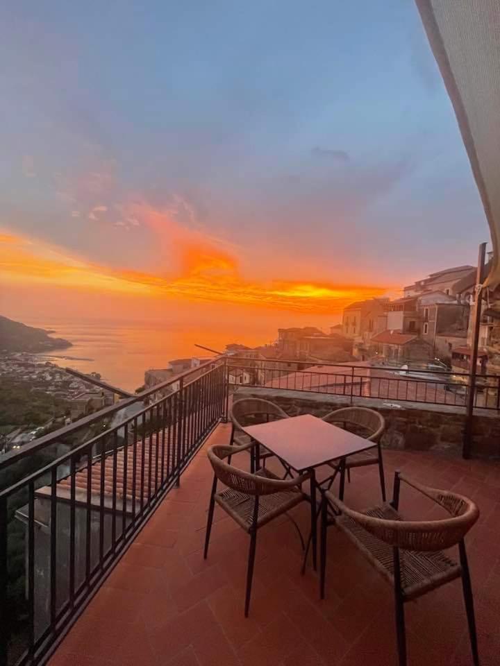 Bed and Breakfast La Mansarda Castellabate Exterior foto